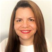 Profesora de Matemáticas con más de 10 años de experiencia, especializada en apoyar a estudiantes con dificultades de comprensión o rechazo hacia la materia